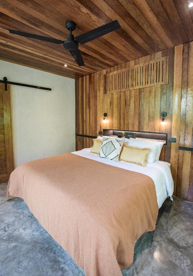 Surfing Temple Hotel Boutique 卢纳将军城 外观 照片